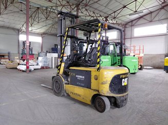Carrello elevatore frontale a 4 ruote Caterpillar EP30K