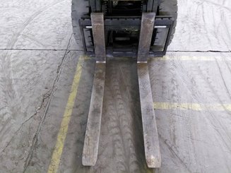 Carrello elevatore frontale a 4 ruote Caterpillar EP30K