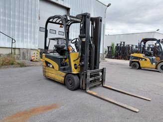 Carrello elevatore frontale a 3 ruote Caterpillar EP18NT - 14