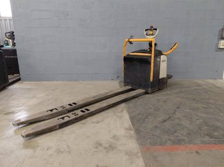 Transpallet con pedana Crown WT3060 - 2