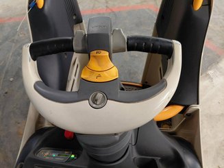 Transpallet con pedana Crown WT3040