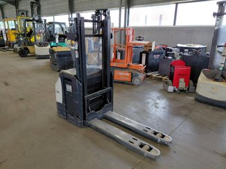 Stoccatori guida in accompagnamento Crown ESI4000-12