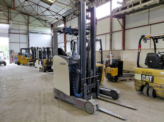 Carrelli retrattili Crown ESR5240-1.4 - 1