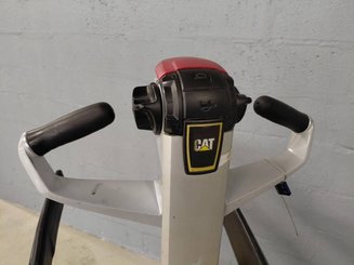 Transpallet con pedana Caterpillar NPV20N2