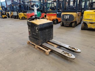 Transpallet con pedana Caterpillar NPV20N2