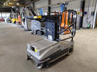 Navicella a gruppo di sollevamento verticale JLG 10MSP