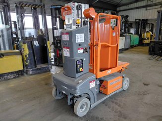 Navicella a gruppo di sollevamento verticale JLG TOUCAN DUO