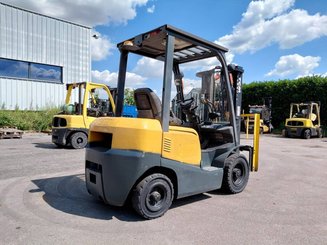 Carrello elevatore frontale a 4 ruote TCM FD25T3 - 2
