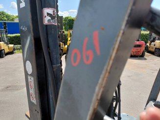 Carrello elevatore frontale a 4 ruote TCM FD30T3