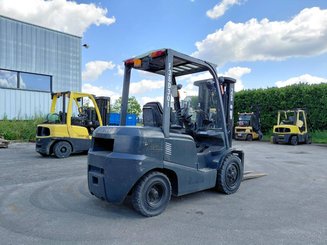 Carrello elevatore frontale a 4 ruote TCM FD30T3 - 2