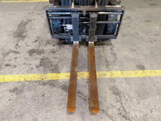 Carrello elevatore frontale a 4 ruote Caterpillar GP25N