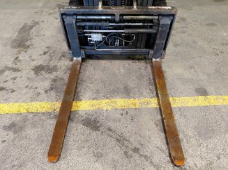 Carrello elevatore frontale a 4 ruote Caterpillar GP25N