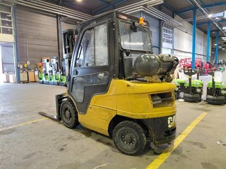 Carrello elevatore frontale a 4 ruote Caterpillar GP25N