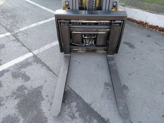 Carrello elevatore frontale a 4 ruote Caterpillar GP30NTD