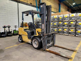 Carrello elevatore frontale a 4 ruote Caterpillar GP30NTD