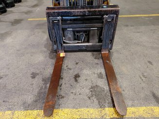 Carrello elevatore frontale a 4 ruote Caterpillar GP30NTD