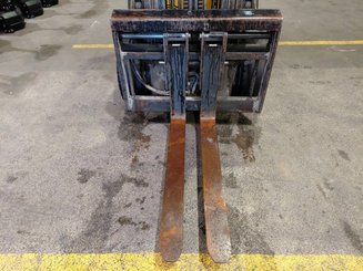 Carrello elevatore frontale a 4 ruote Caterpillar GP30NTD