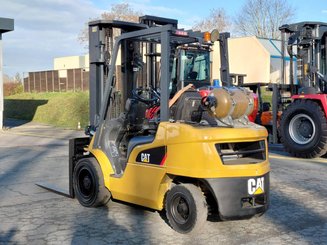 Carrello elevatore frontale a 4 ruote Caterpillar GP30NTD