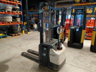 Stoccatori guida in accompagnamento Crown ESI4000-12