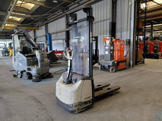 Stoccatori guida in accompagnamento Crown WF3000 1.2