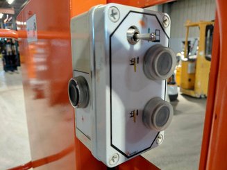 Navicella a gruppo di sollevamento verticale JLG TOUCANDUO
