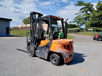 Carrello elevatore frontale a 4 ruote Doosan D30GP
