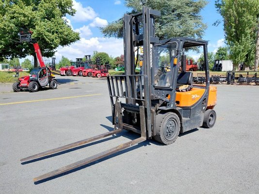 Carrello elevatore frontale a 4 ruote Doosan D30GP - 1
