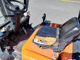Carrello elevatore frontale a 4 ruote Doosan D30GP