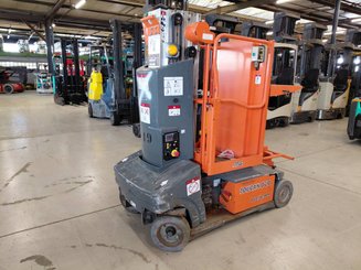 Navicella a gruppo di sollevamento verticale JLG TOUCAN DUO