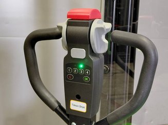 Stoccatori guida in accompagnamento Hangcha CDD15-A2MC2-ISZ