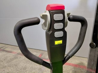 Stoccatori guida in accompagnamento Hangcha CDD15-A2MC2-ISZ