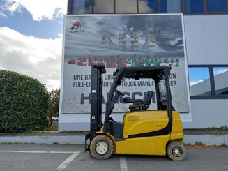 Carrello elevatore frontale a 4 ruote Yale ERP25VL