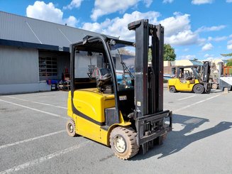 Carrello elevatore frontale a 4 ruote Yale ERP25VL