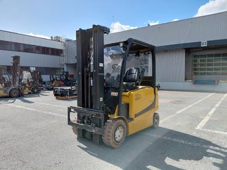Carrello elevatore frontale a 4 ruote Yale ERP25VL