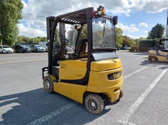 Carrello elevatore frontale a 4 ruote Yale ERP25VL