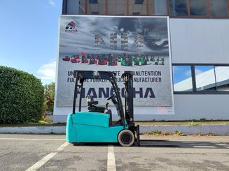 Carrello elevatore frontale a 3 ruote Yale ERP18VTL