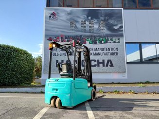 Carrello elevatore frontale a 3 ruote Yale ERP18VTL