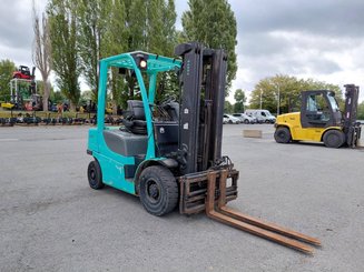 Carrello elevatore frontale a 4 ruote Yale GDP25VX