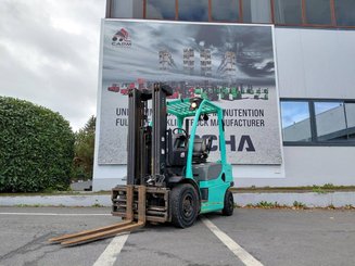Carrello elevatore frontale a 4 ruote Yale GDP25VX
