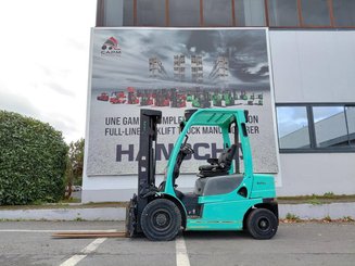 Carrello elevatore frontale a 4 ruote Yale GDP25VX