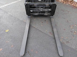 Carrello elevatore frontale a 4 ruote Yale GDP25VX