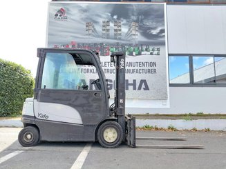 Carrello elevatore frontale a 4 ruote Yale ERP30VL