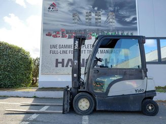 Carrello elevatore frontale a 4 ruote Yale ERP30VL