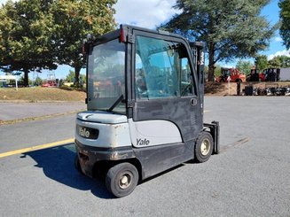 Carrello elevatore frontale a 4 ruote Yale ERP30VL