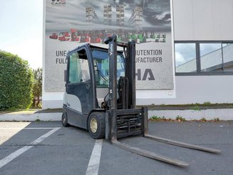 Carrello elevatore frontale a 4 ruote Yale ERP30VL