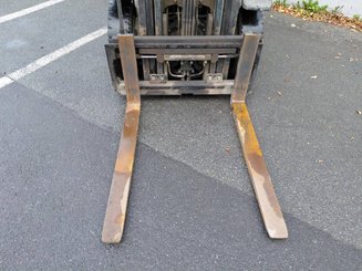 Carrello elevatore frontale a 4 ruote Yale GLP25VX