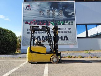 Carrello elevatore frontale a 3 ruote Yale ERP18VTL