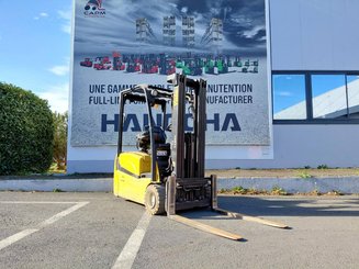 Carrello elevatore frontale a 3 ruote Yale ERP18VTL