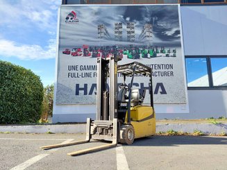 Carrello elevatore frontale a 3 ruote Yale ERP18VTL