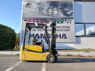Carrello elevatore frontale a 3 ruote Yale ERP18VTL
